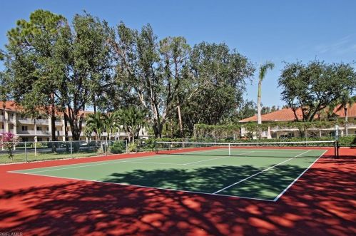 3685 Amberly Cir, Naples FL  34112-2830 exterior