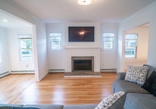 61 Grove Ave, Verona NJ  07044-1612 exterior