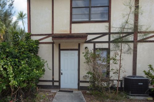 5029 Breckenridge Pl, West Palm Beach, FL 33417-4642