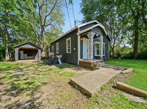 1005 Sycamore St, Mapleton TX  75835-3017 exterior