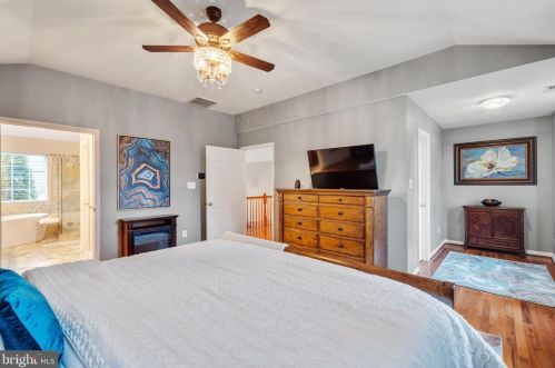 8701 Lords View Loop, Gainesville VA  20155-5806 exterior