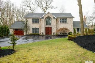 81 Little Neck Rd, Center Port, NY 11721-1615