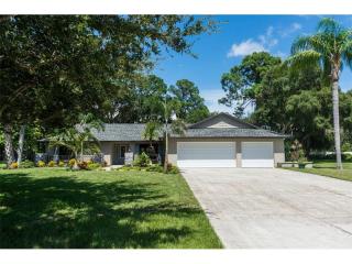 3925 Country View Ln, Sarasota, FL 34233-4135