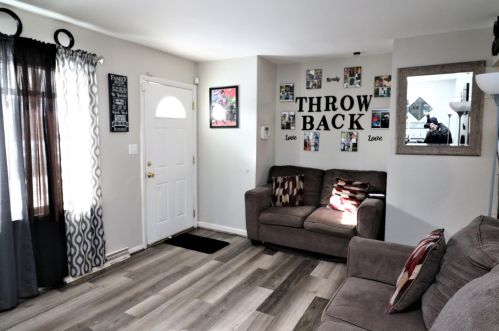 8208 Custer Ave, Milwaukee, WI 53218-3534