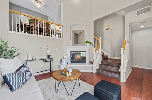 28209 Canterbury Ct, Santa Clarita, CA 91354-1118