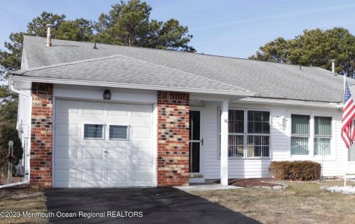 16 Reef Pl, Bricktown, NJ 08723-7202