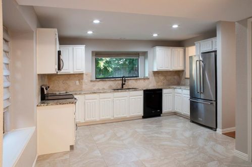 300 Springridge Ln, Euless TX  76039-8034 exterior