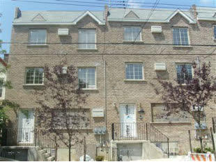 1295 Chisholm St, Bronx, NY 10459-1711