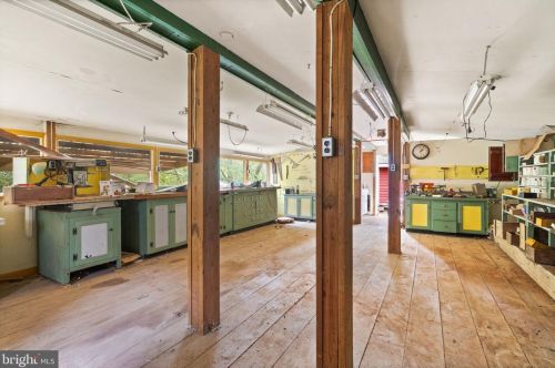 13188 Loyalty Rd, Leesburg VA  20176-6112 exterior