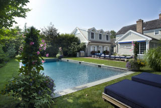 38 Harvest Ln, South Hampton, NY 11968-3957