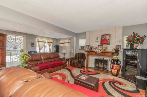 129 69th Way, Long Beach CA  90805-1237 exterior