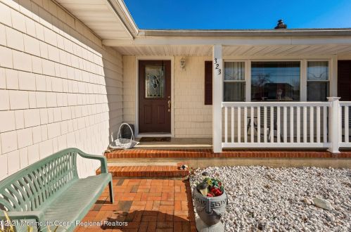 323 Lk Shr Dr, Bricktown NJ 08723-6013 exterior