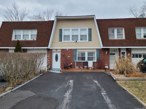 85 Patio Rd, Middletown, NY 10941-1654