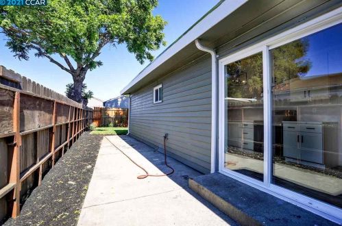 3065 13th St, Richmond CA  94806-2255 exterior