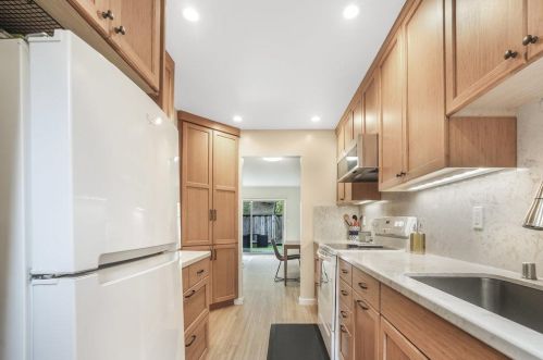 1069 Oddstad Blvd, Pacifica CA  94044-3858 exterior