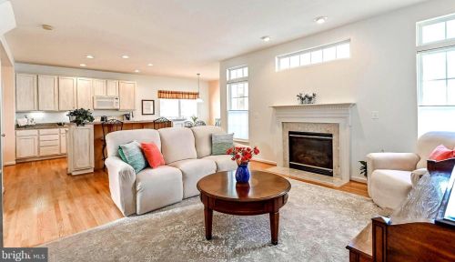 34 Stocks St, Lovettsville VA  20180-8640 exterior