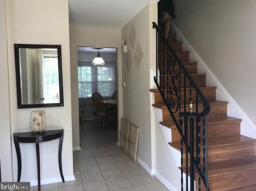 6002 Sherborn Ln, Springfield VA  22152-1627 exterior