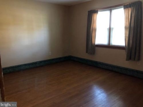 1498 Sweetbriar Ln, Lansdale PA  19446-3240 exterior