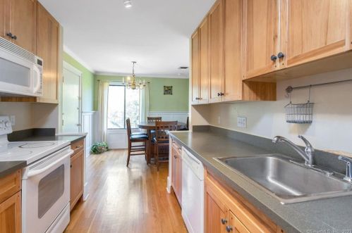 241-17 Hamilton Ave, Stamford, CT 06902-3402