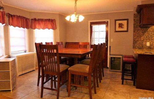 91-24 82nd St, Jamaica, NY 11421-2915