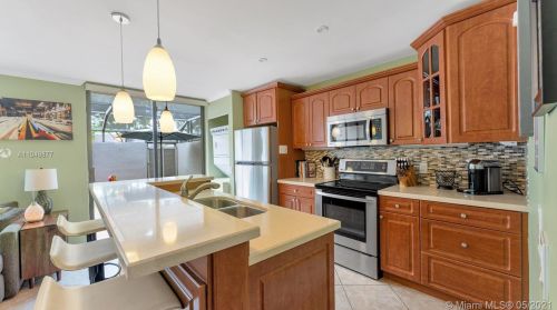 11243 14th Ct, Hollywood, FL 33026-2659