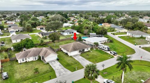 1910 Dorado Ln, Fort Pierce FL 34953-1826 exterior