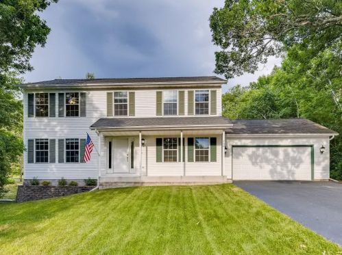 760 Summit Ln, Hudson, WI 54016-7158