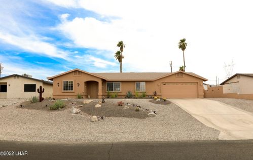 3373 Cherokee Ln, Lake Havasu City, AZ 86404-4167