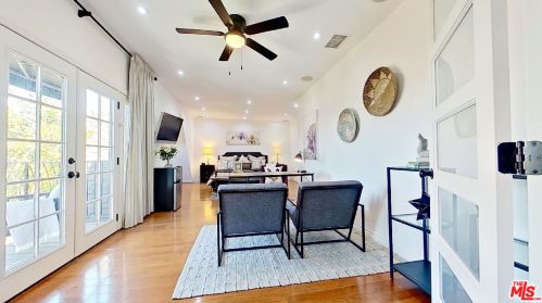 11264 Sunshine Ter, North Hollywood CA  91604-3124 exterior