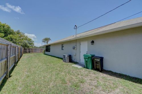 6568 Chugwater Cir, Port Saint Lucie FL  34983-2305 exterior