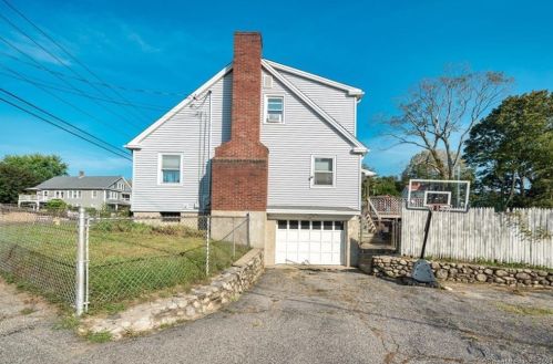 186 Howard Ave, Ansonia, CT 06401-1742