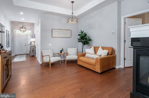 303 Bittlewood Ave, Berlin Boro NJ  08009-9491 exterior