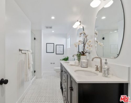 5814 Wilkinson Ave, North Hollywood CA  91607-1134 exterior