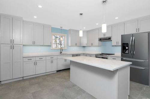 143 Merritt Ave, Wheatley Heights NY  11798-2339 exterior