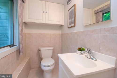 159 Windsor Ave, Southampton PA  18966-3333 exterior