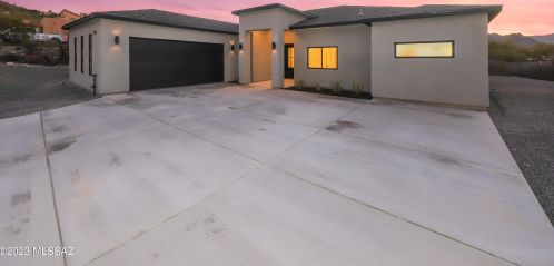 885 Windbell Cir, Tucson, AZ 85745-9671