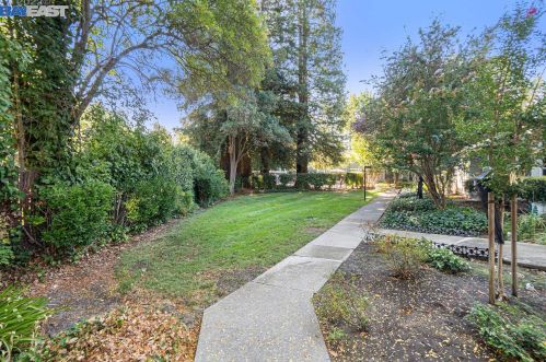 527 Sycamore Cir, Danville, CA 94526-4238