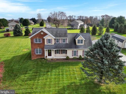 5778 Glen Oaks Dr, Beartown, PA 17555-9449