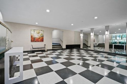 16 Broadway, White Plains NY  10601-2220 exterior