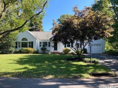 130 Maple Ave, Northport NY  11768-2027 exterior
