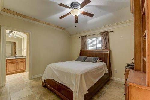 1310 Byu Shr Dr, Galveston TX 77551-4300 exterior