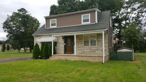 611 Boesel Ave, Manville, NJ 08835-2414