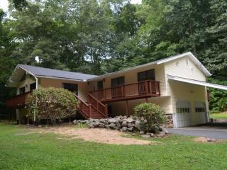274 Duck Hole Rd, Madison, CT 06443-2537