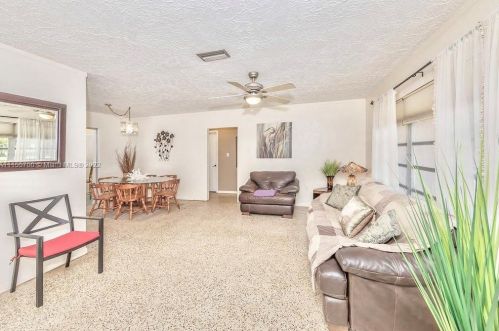 507 Dona Dr, Nokomis FL  34275-2613 exterior