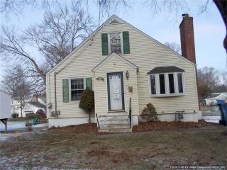 305 Oak St, Manchester, CT 06040-5565