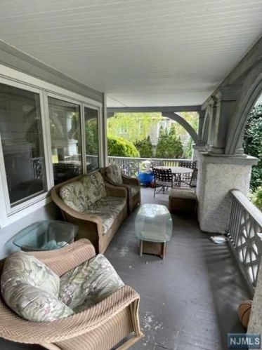 419 Ogden Ave, Teaneck, NJ 07666-2819