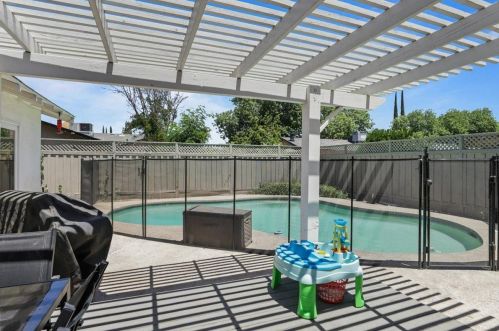 2321 Southridge Dr, Modesto CA  95350-0119 exterior