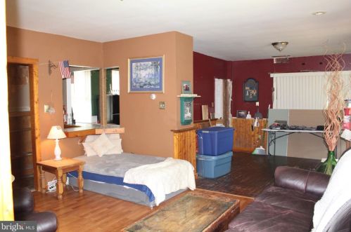 128 Chestnut Ave, Camden NJ  08107-2207 exterior