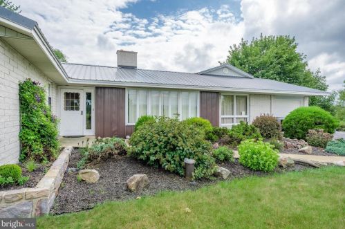 316 Forest Ln, Shoemakersville, PA 19555-9441