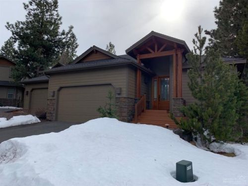 2543 Locke Ct, Bend, OR 97701-5508